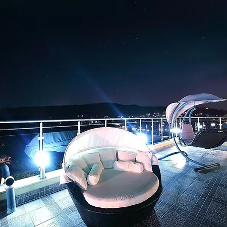 Apartmán Highfashion 2-bedroom Duplex Neonicalux In Panoramicroofcomplex Balčik