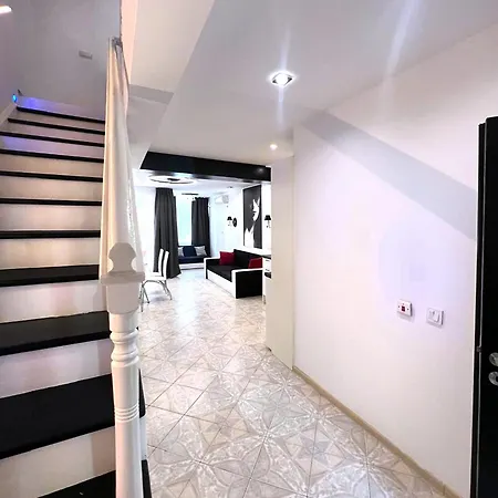 Highfashion 2-bedroom Duplex Neonicalux In Panoramicroofcomplex Apartmán *