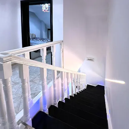 Highfashion 2-bedroom Duplex Neonicalux In Panoramicroofcomplex